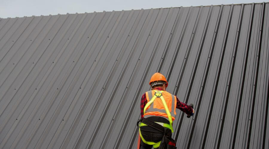 Professional metal roof installation in Utuado, PR